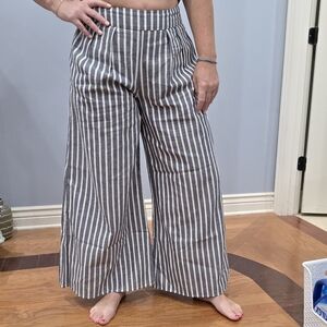 Striped Wide-Leg Pants‎